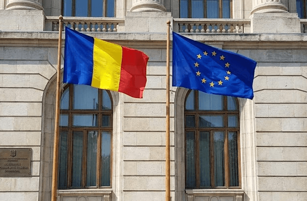 Ghid Complet: Ordinea și regulile de arborare a Drapelului României și UE